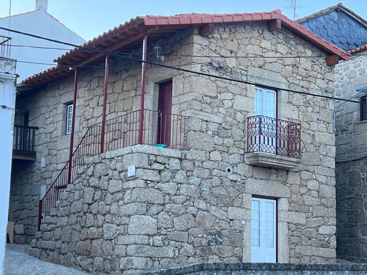 Casa Da Vila - Apartamento Duplex Alpedrinha Eksteriør bilde