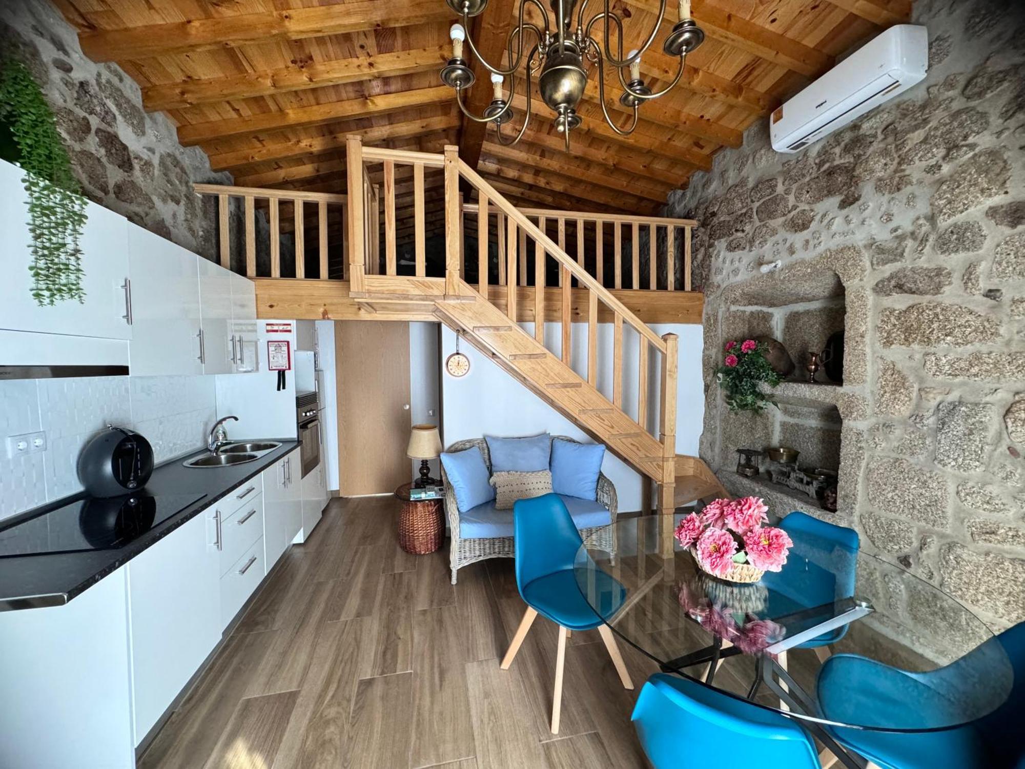 Casa Da Vila - Apartamento Duplex Alpedrinha Eksteriør bilde