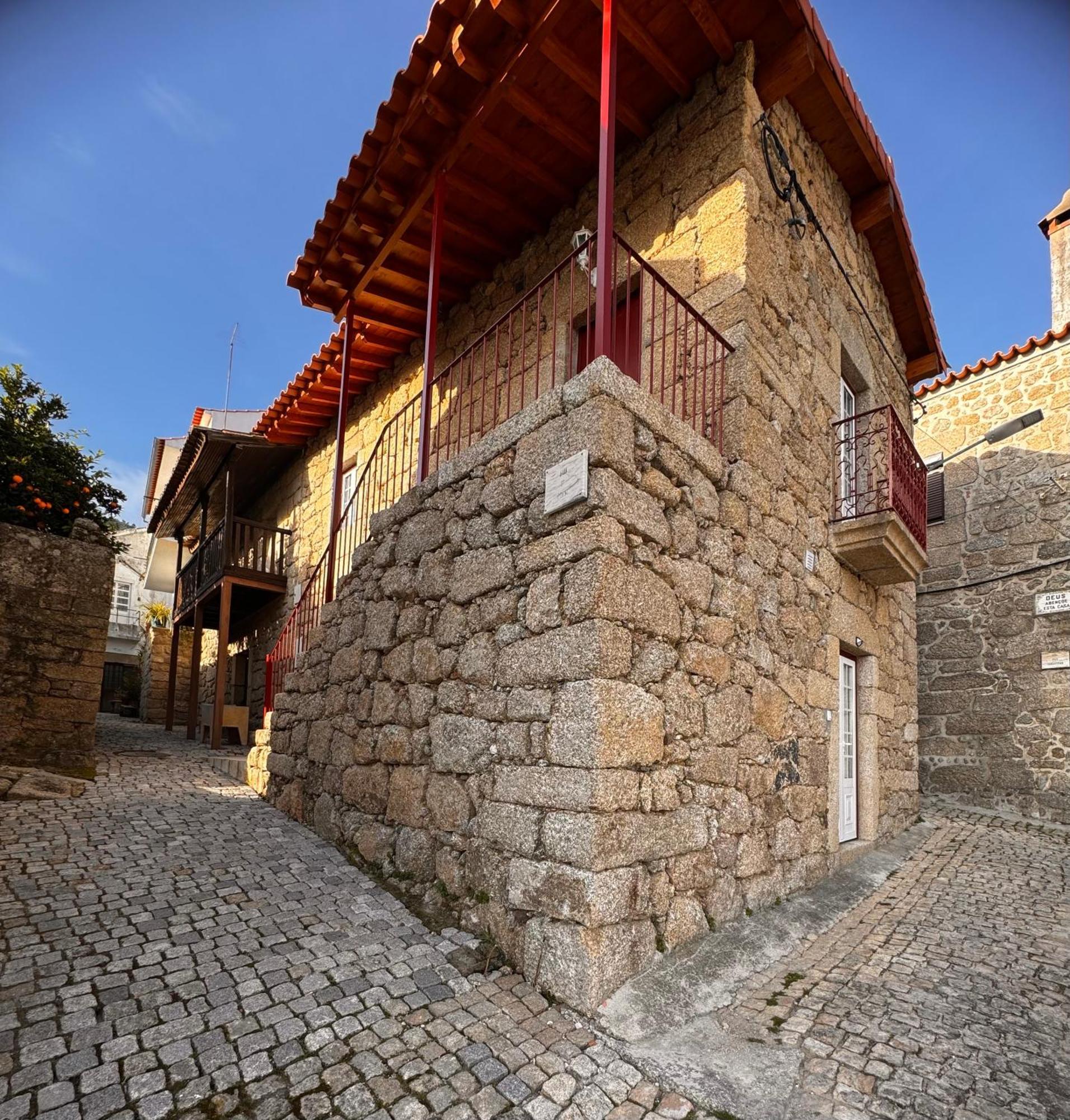 Casa Da Vila - Apartamento Duplex Alpedrinha Eksteriør bilde